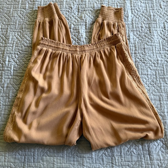 Hello Nite Tan Embroidered Jogger Lounge Pant Size XS - Picture 7 of 12